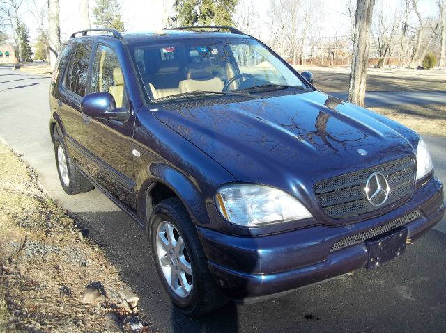 Mercedes-Benz M-Class 1999 photo 2