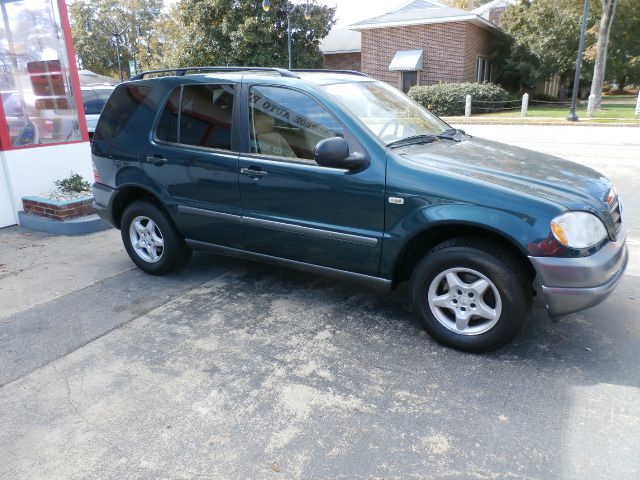 Mercedes-Benz M-Class 1999 photo 2