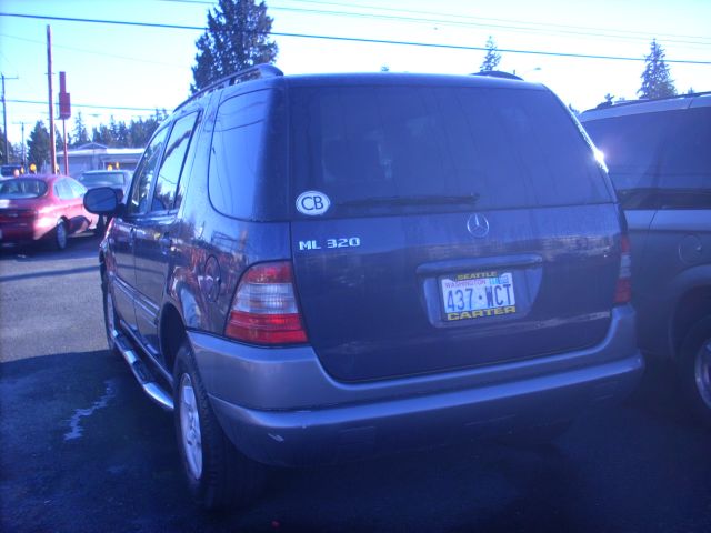 Mercedes-Benz M-Class AWD Wagon Automatic VERY NICE SUV