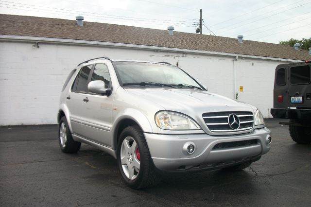 Mercedes-Benz M-Class 2000 photo 1