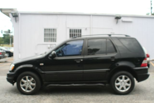 Mercedes-Benz M-Class 2000 photo 1