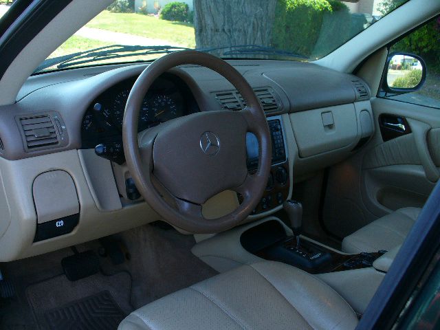 Mercedes-Benz M-Class 2000 photo 1