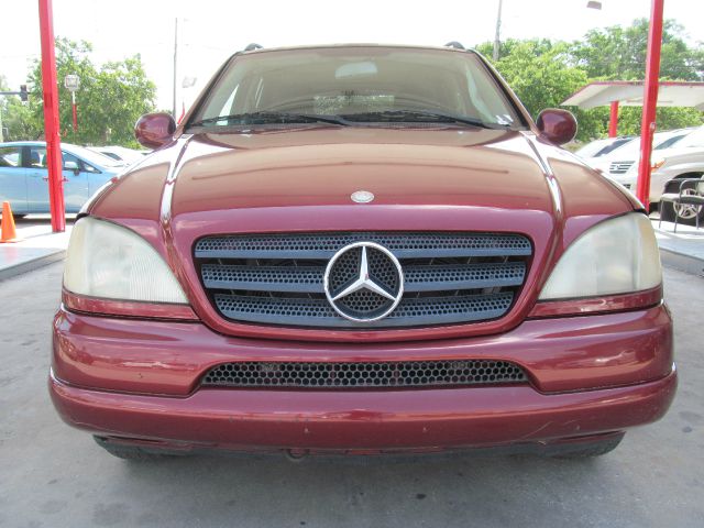 Mercedes-Benz M-Class 2000 photo 1