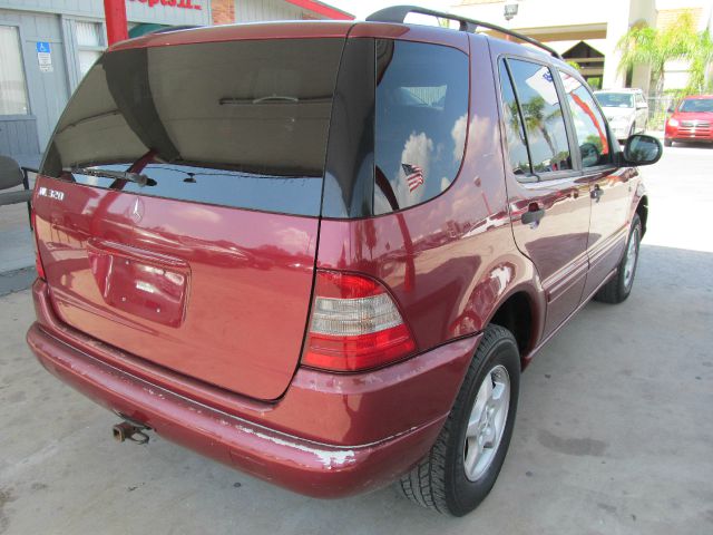 Mercedes-Benz M-Class 2000 photo 3