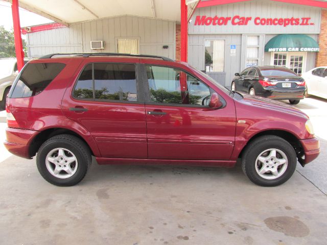 Mercedes-Benz M-Class 2000 photo 4