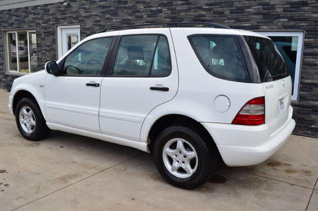 Mercedes-Benz M-Class 2000 photo 5