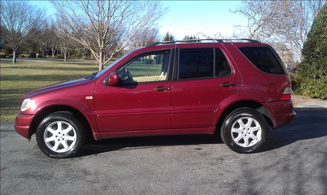 Mercedes-Benz M-Class 2000 photo 4