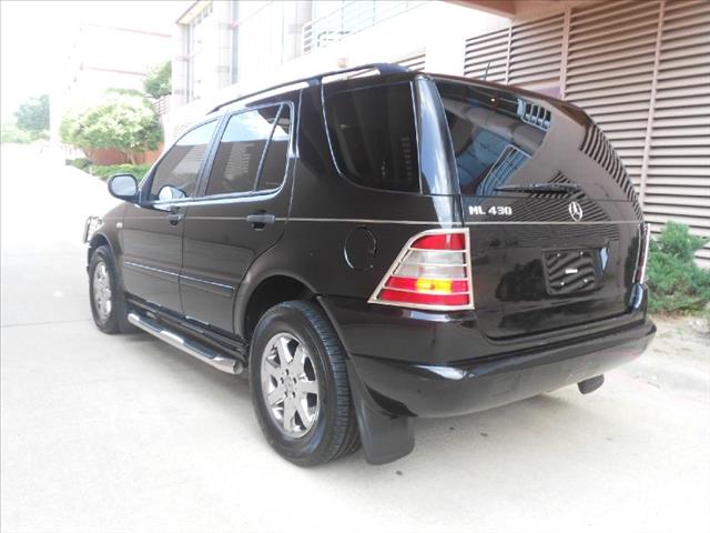 Mercedes-Benz M-Class Laramie Truck SUV