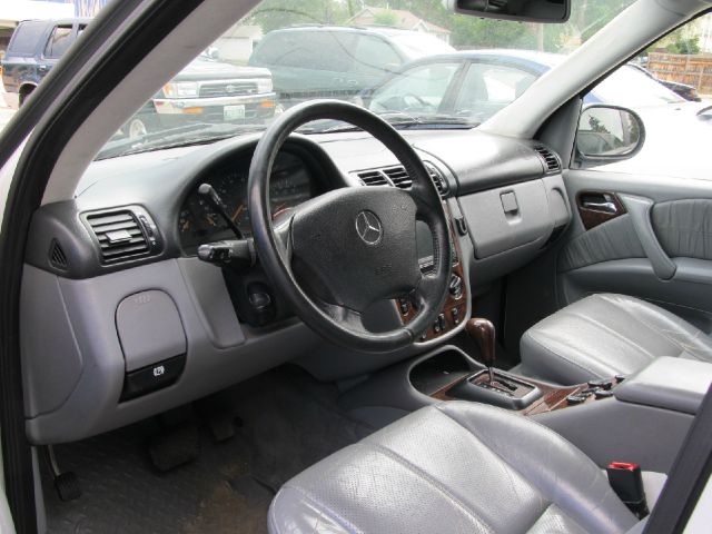 Mercedes-Benz M-Class 2000 photo 1