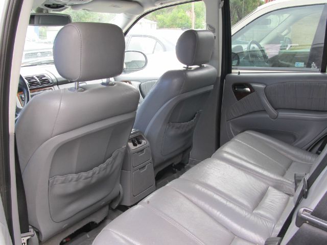 Mercedes-Benz M-Class 2000 photo 3