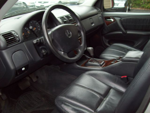 Mercedes-Benz M-Class AWD Wagon Automatic VERY NICE SUV