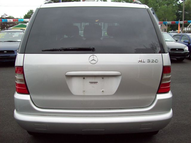 Mercedes-Benz M-Class 2000 photo 3