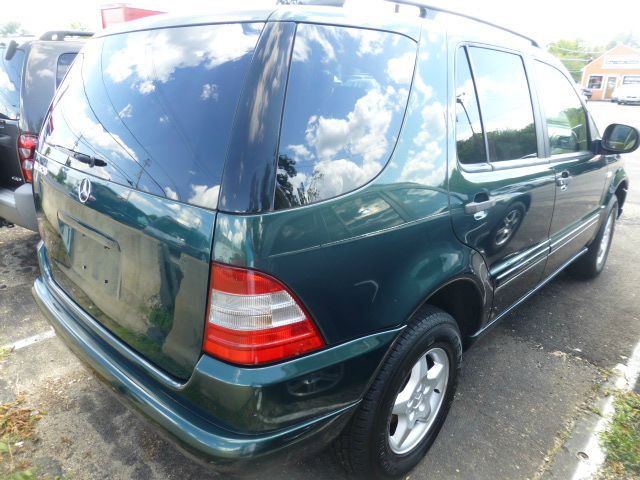 Mercedes-Benz M-Class 2000 photo 1