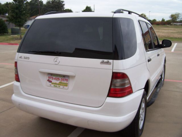 Mercedes-Benz M-Class AWD Wagon Automatic VERY NICE SUV