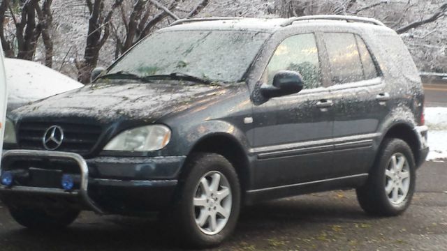 Mercedes-Benz M-Class 2000 photo 3