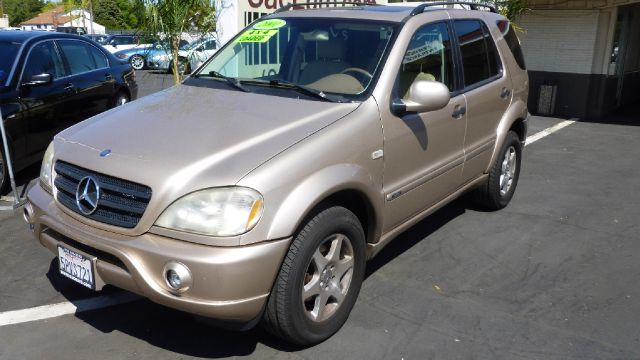 Mercedes-Benz M-Class 2001 photo 2