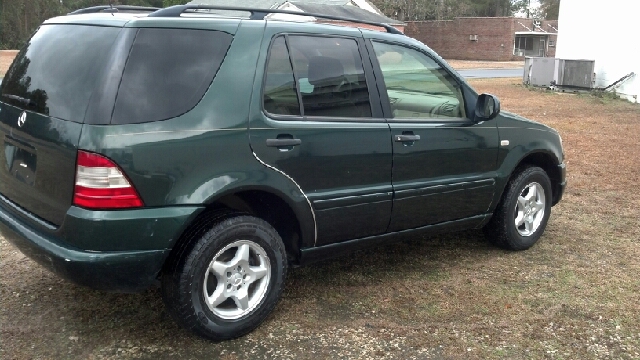 Mercedes-Benz M-Class 2001 photo 1