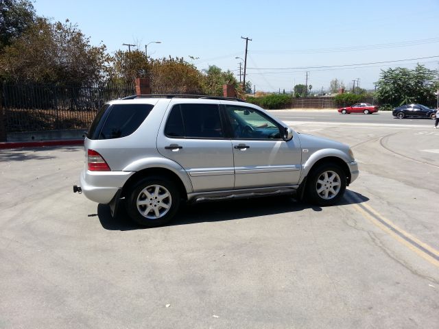 Mercedes-Benz M-Class 3500 SLT Dually SUV