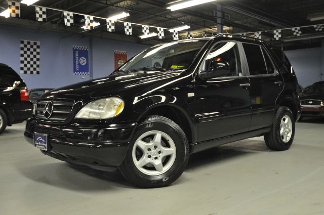Mercedes-Benz M-Class 2001 photo 1