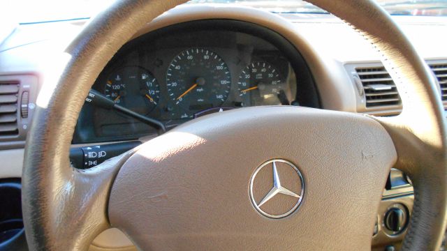 Mercedes-Benz M-Class AWD Wagon Automatic VERY NICE SUV