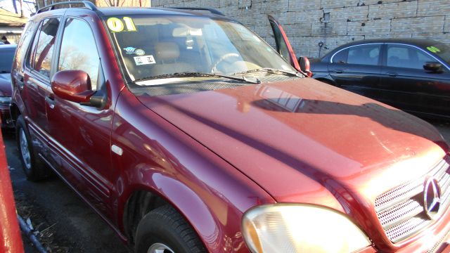 Mercedes-Benz M-Class 2001 photo 3