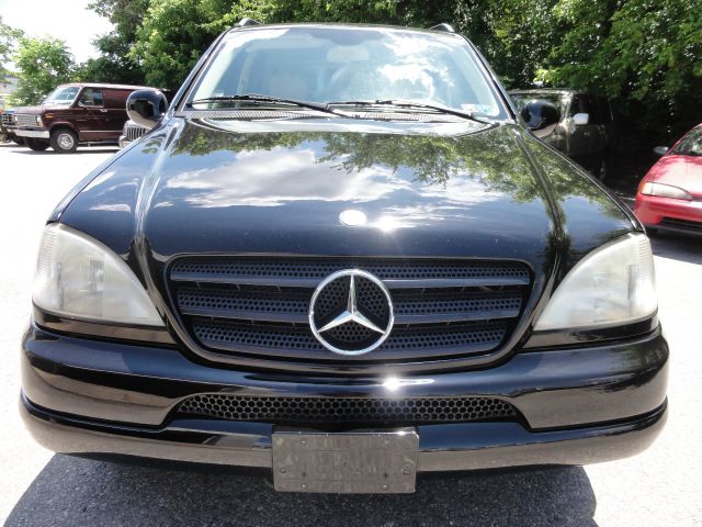 Mercedes-Benz M-Class AWD Wagon Automatic VERY NICE SUV