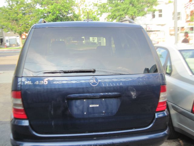 Mercedes-Benz M-Class 2001 photo 4