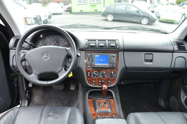 Mercedes-Benz M-Class 2001 photo 4