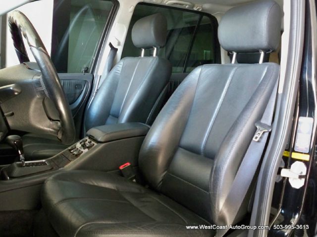 Mercedes-Benz M-Class SLT Crew Cab Long Bed 4WD SUV