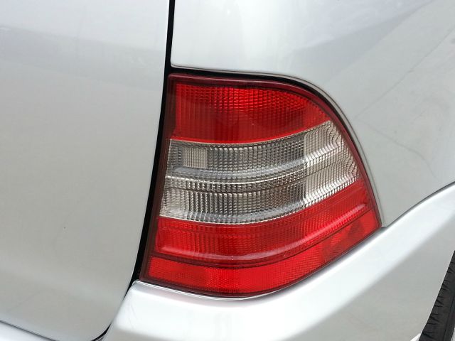 Mercedes-Benz M-Class 2001 photo 2