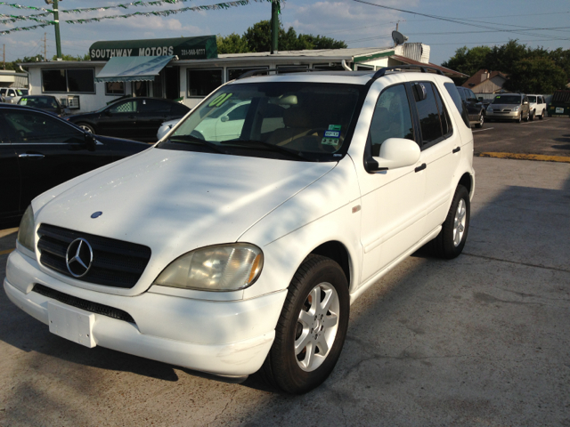 Mercedes-Benz M-Class 3500 SLT Dually SUV