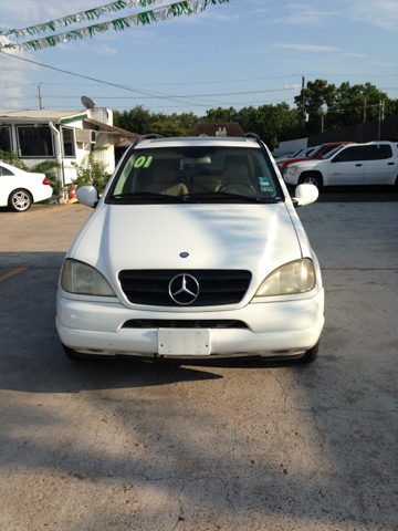 Mercedes-Benz M-Class 2001 photo 3