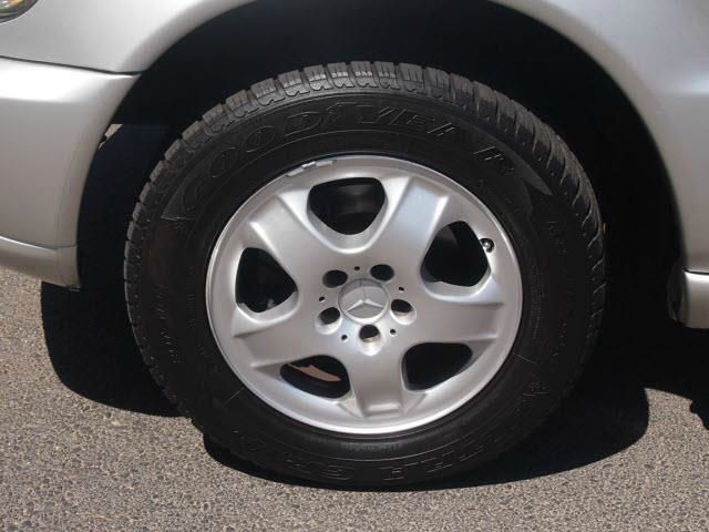 Mercedes-Benz M-Class AWD Wagon Automatic VERY NICE SUV