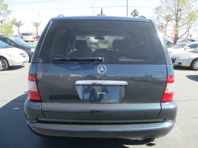 Mercedes-Benz M-Class 2002 photo 2