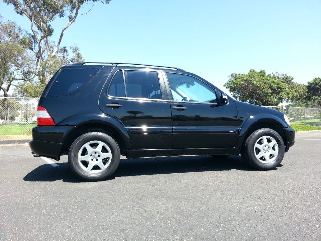 Mercedes-Benz M-Class AWD Wagon Automatic VERY NICE SUV