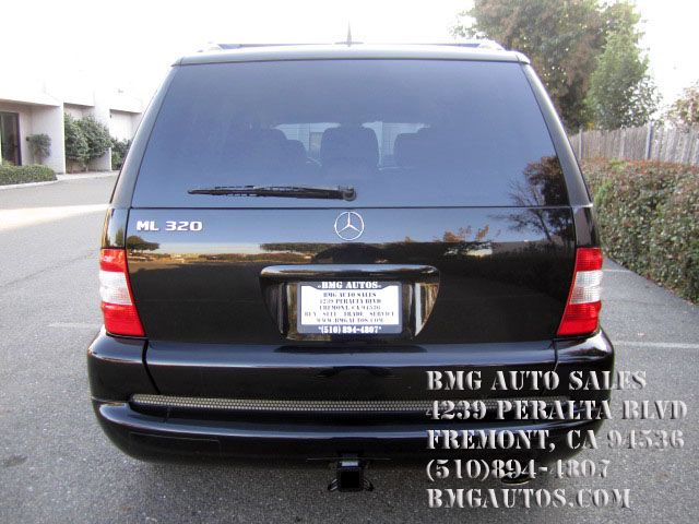 Mercedes-Benz M-Class AWD Wagon Automatic VERY NICE SUV