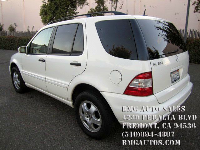 Mercedes-Benz M-Class AWD Wagon Automatic VERY NICE SUV