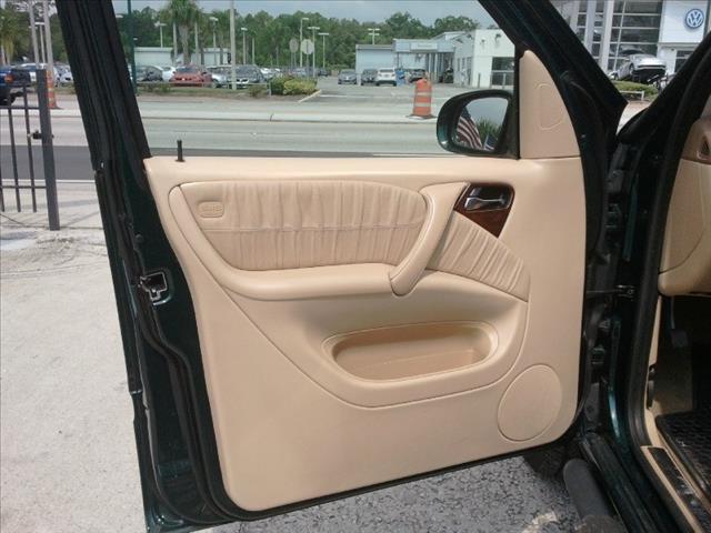 Mercedes-Benz M-Class 2002 photo 6