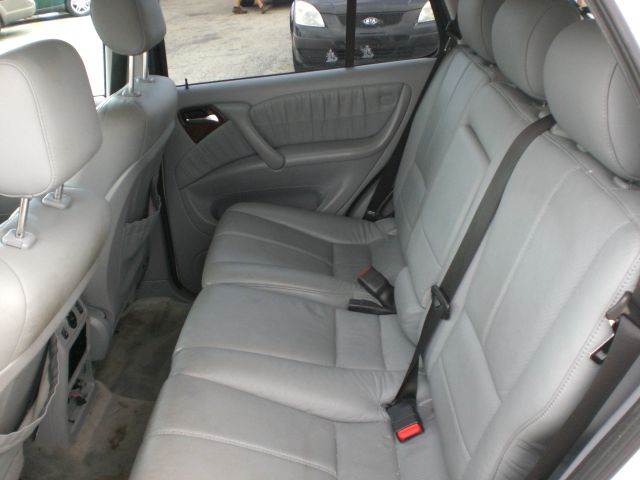 Mercedes-Benz M-Class 2002 photo 12