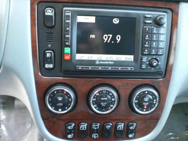 Mercedes-Benz M-Class 2002 photo 4