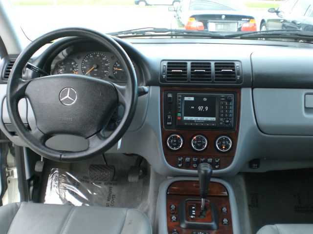 Mercedes-Benz M-Class 2002 photo 7