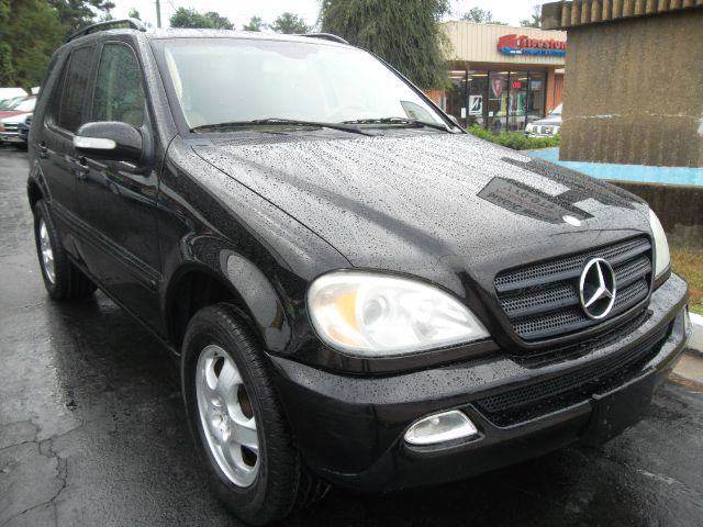 Mercedes-Benz M-Class 2002 photo 2