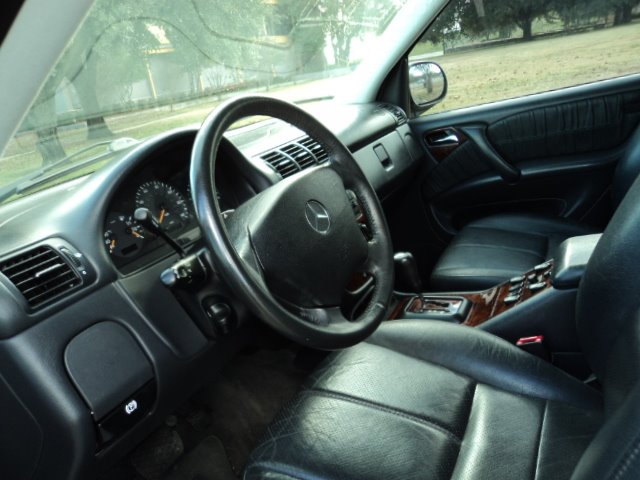 Mercedes-Benz M-Class 2002 photo 4
