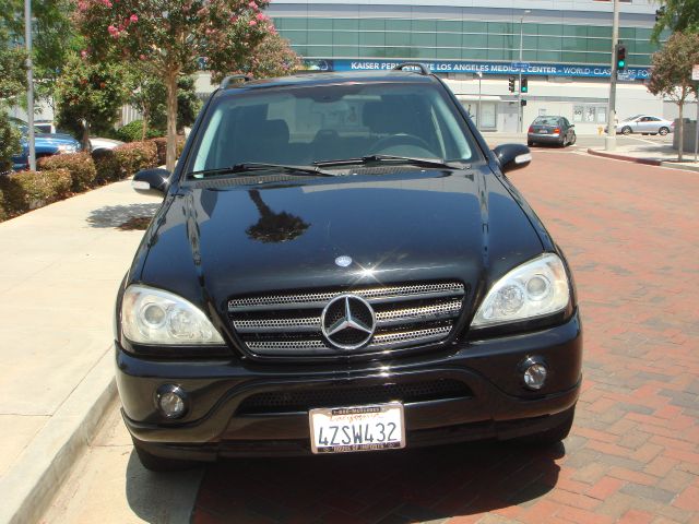 Mercedes-Benz M-Class AWD Wagon Automatic VERY NICE SUV