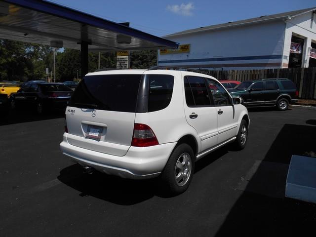 Mercedes-Benz M-Class Srt-8 SUV