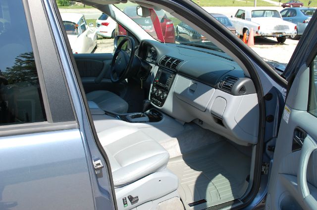 Mercedes-Benz M-Class 2005 photo 2