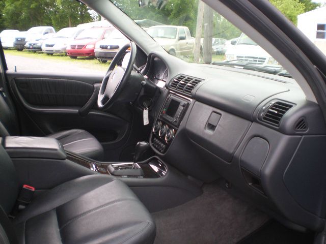 Mercedes-Benz M-Class 2005 photo 2