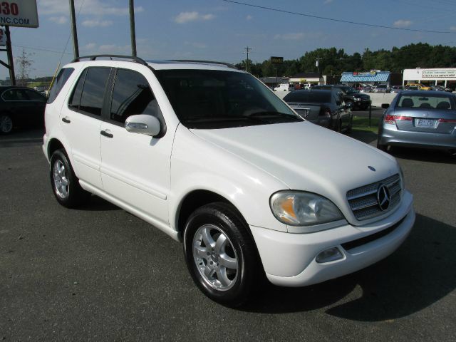 Mercedes-Benz M-Class 2005 photo 2