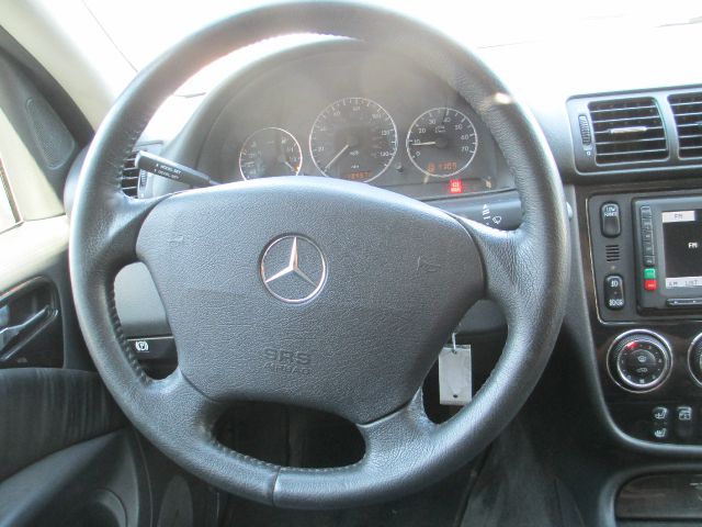 Mercedes-Benz M-Class 2005 photo 12
