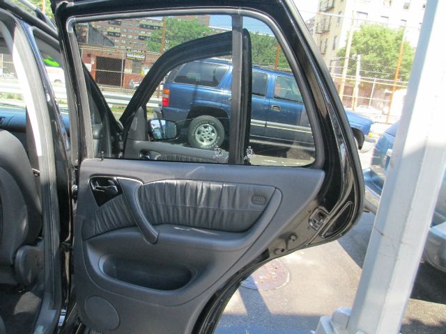 Mercedes-Benz M-Class 2005 photo 25